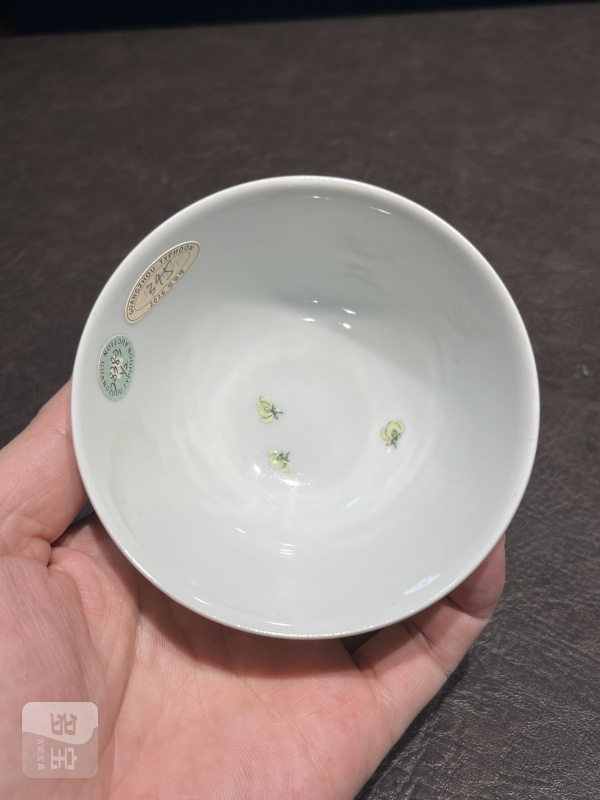 清乾隆 粉彩折枝花卉纹茶圆一对 - 图20